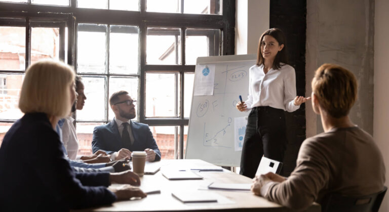 Strategická porada manažerů pro efektivní finanční řízení a plnou kontrolu nad náklady restaurace