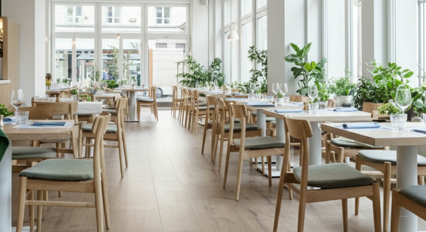 Interiér podniku, kde automatizace evidence ve stravování zajišťuje bezproblémový provoz